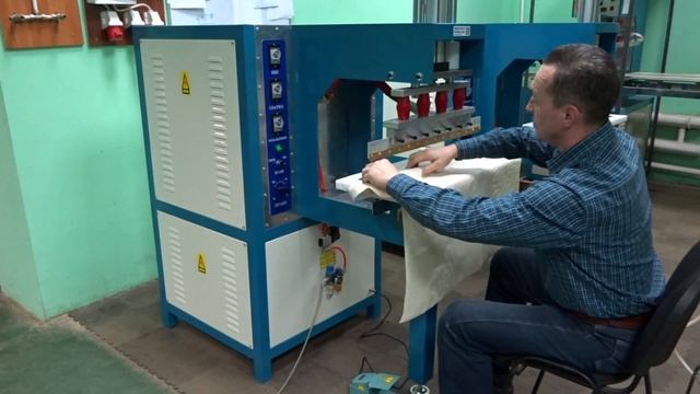 Однопостовой станок ТВЧ. Натяжные потолки. ТВЧ оборудование для сварки пластика. Приварка гарпуна. смотреть онлайн