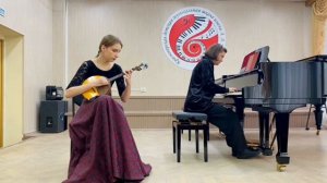 Слесаренко Арина,15 лет,домра, КДМШ им.Наседкина. Ф.Верачини «Largo», А.Цыганков, РНП «Светит месяц