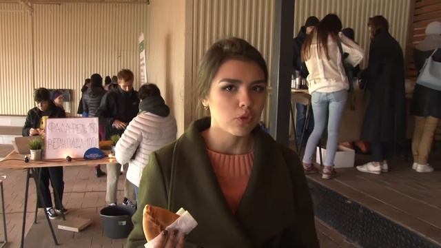 Всемирный День вегетарианства отметили на набережной озера Кабан смотреть онлайн