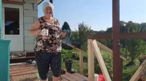 ВЫКОСИЛА ВТОРУЮ ПОЛОВИНУ ГАЗОНА, И ОПЯТЬ РАЗГОВОРИЛАСЬ.