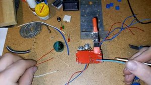 XL40 15 Зарядное устройство для литий ионных батарей.