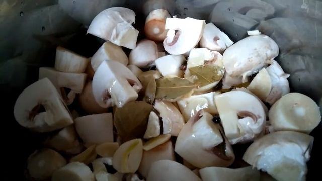 Самые вкусные грибы шампиньоны маринованные за 10 мин. Праздничный рецепт. Рецепт из шампиньонов.