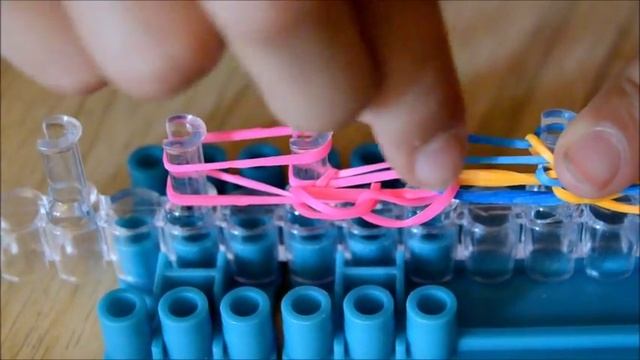 Как сделать браслет из резинок. Стиль Чешуя дракона на станке Rainbow Loom. смотреть онлайн