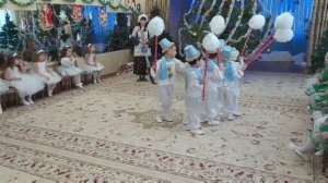 Танец Снеговиков ☃️ новый год 2020-2021 ( средняя группа)