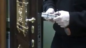 Замена личинки замка в дверях