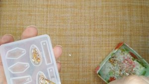 Как из эпоксидной смолы сделать сережки легко и красиво