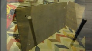 Как сделать подставку под телевизор своими руками ?