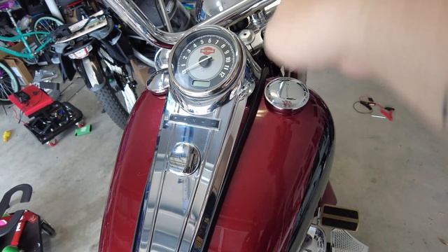 Harley Davidson Cholo Heritage Softail Revival - Tank, dash, new exhaust tips!
