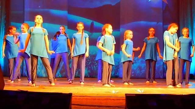 Танец "Ты засыпаешь" участвует моя внучка Катя. смотреть онлайн