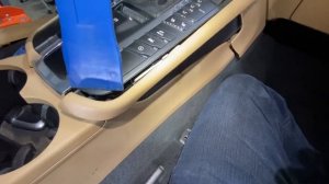 2018 Porsche Macan center console removal