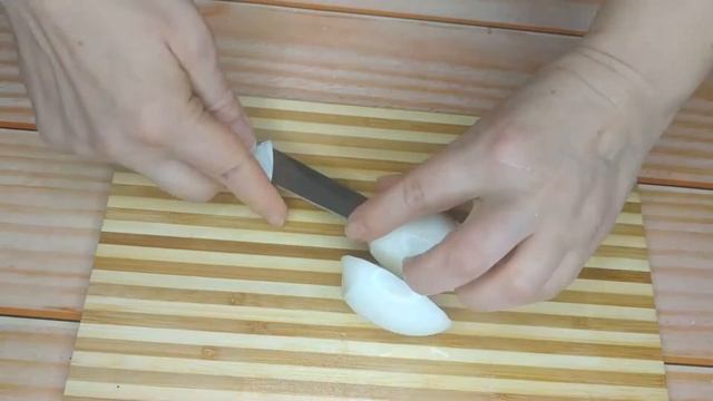 Новинка! Салат с куриной печенью, солёным огурцом и овощами.
