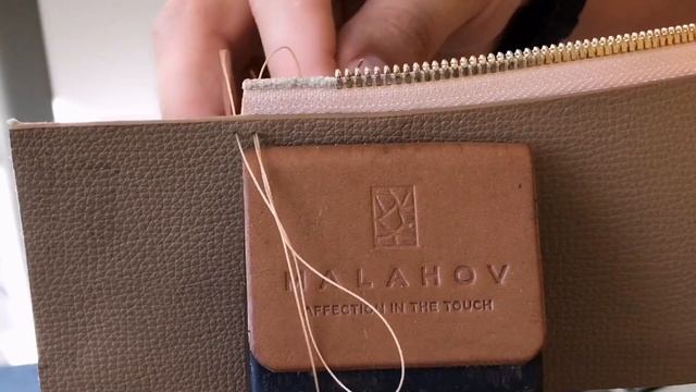 Прошивание сумки ручным швом (французский шов)