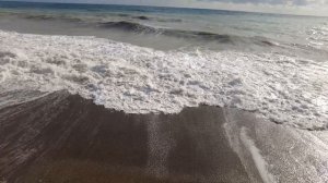 Море Шторм Пляжи закрыты Их просто нет Лазаревское в июле 2021