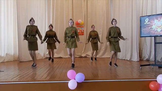 Видеопоздравление от студентов колледжа ко Дню Победы. смотреть онлайн