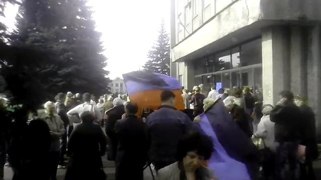 Вежливый захват исполкома сторонниками ДНР г Дебальцево 05 05 2014 смотреть онлайн