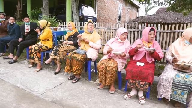 wuri & Bayu (kamera 2 - no edit) смотреть онлайн