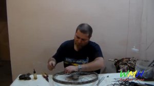 Замен спиц на колесе от велосипеда . Это не учебное пособие .