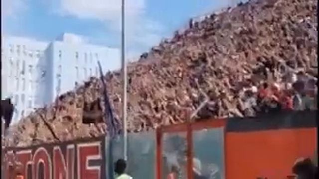 CROTONE - Ascoli 11.5.19 Battimani Curva Sud Crotone смотреть онлайн