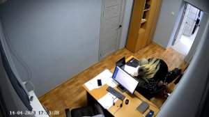 Молодая жена постоянно изменяет мужу с сотрудником. Скрытая камера наблюдения.