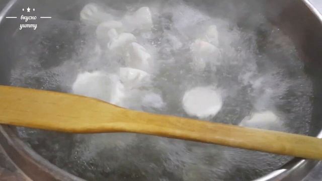 НАСТОЯЩИЕ ГРУЗИНСКИЕ ХИНКАЛИ ОТ ЛУЧШЕГО ШЕФ-ПОВАРА ГРУЗИИ #хинкали #пельмени #еда #shorts #манты смотреть онлайн