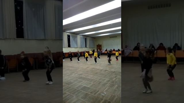 Стихия Школа- танца. Первая репетиция в новом зале смотреть онлайн