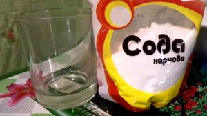 Что будет если чистить зубы содой  Как сода действует на слизистую рта.