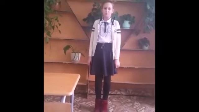 Читающая страна-Дарья Ушанина читает Цветаева М.И. "Красной кистью.." смотреть онлайн