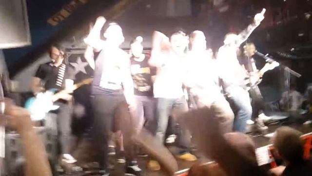 25 марта 2016 Тараканы Казань Жёлтая кофта