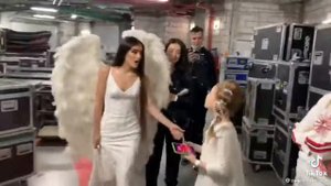 Дина Саева #Я ИЩУ ТЕБЯ #🕵️♀️ПЕСНЯ/Tik Tok.