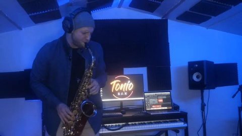 SNOWMAN (Sia) Saxophone Cover - Tonio Sax
