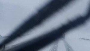 Снег, пурга, метель, вьюга, туман в пути зимой на трассе   плохая видимость, осторожно!