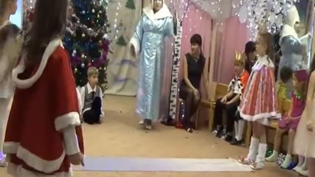 Новогодний утренник (гр. Сказка, 2015) смотреть онлайн
