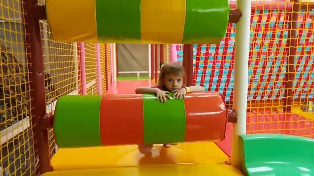 Мира в развлекательном центре. Детская игровая площадка. Mira in the entertainment center Playgroun
