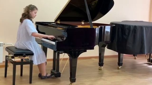 Инвенция си бемоль мажор (Бах) и мазурка( Капрал). Исполняет Москаленко Кира . 11 лет смотреть онлайн