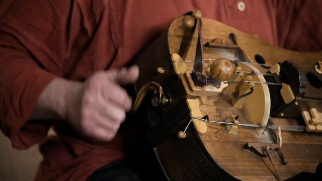 Выпуск 22. Знакомство с колесными лирами. Часть 2. Басовая лира. смотреть онлайн