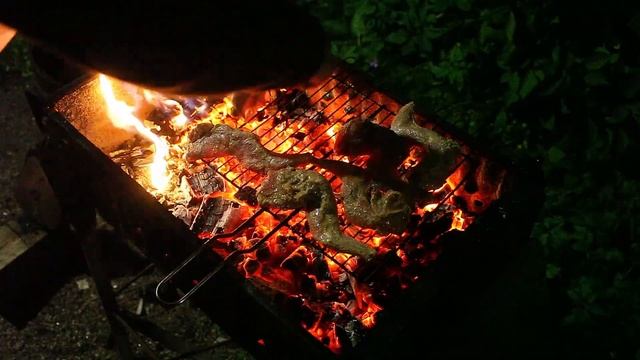 Шашлык из лапок кролика