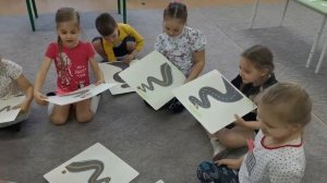 занятие в старшей группе "Удивительные свойства магнита"