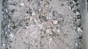 Заменить цемент и стать жаропонижающим: Вот на что способна обычная зола