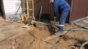 Бурение скважины малогабаритной буровой установкой 125 труба 27 метров г. Казань