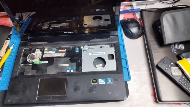 Lenovo v580c тесты , разборка , чистка , замена кулера смотреть онлайн