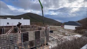 Строительство монолитного дома в Новороссийске гидроизоляция цоколя, опалубка на стены часть 6