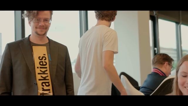 trakkies. A Multifunctional Microcomputer for your things! смотреть онлайн