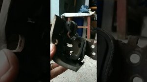 Ремонт крепления глушителя Рено Меган 2