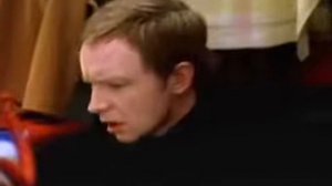 На полу в Ленинграде.