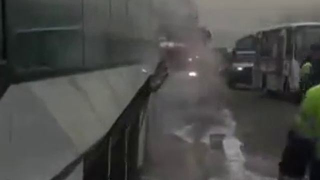 В Барнауле горит пассажирский автобус смотреть онлайн