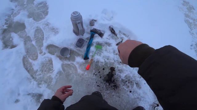 ЗИМНЯЯ РЫБАЛКА НА РОТАНА 2023. ВЫЛОВИЛ МОНСТРА!!!! В КАРЬЕРЕ !!! смотреть онлайн