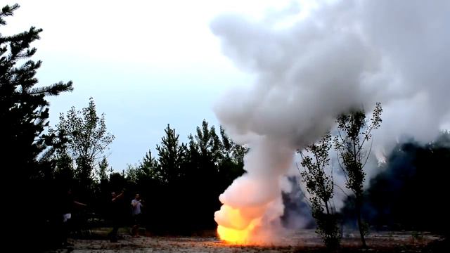 ЧТО БУДЕТ, ЕСЛИ ПОДЖЕЧЬ ПОРОХ 100 000 ПЕТАРД|КлассВидос|