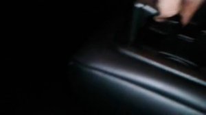 Видео: Как опустить и поднять подлокотник BMW X6, БМВ Х6