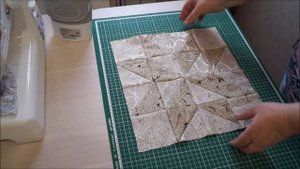 ИНТЕРЬЕРНАЯ ПОДУШКА ИЗ КВАДРАТОВ