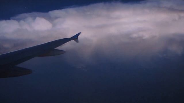 Пролетая рядом с сильнейшей грозой в штате Техас, США. Часть 3. смотреть онлайн
